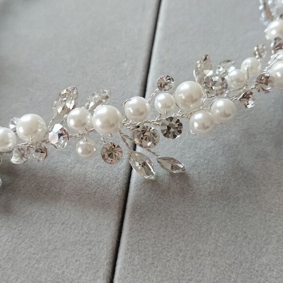 Dareth Colburn Emmy Floral Backpiece - Picture 4 of 12